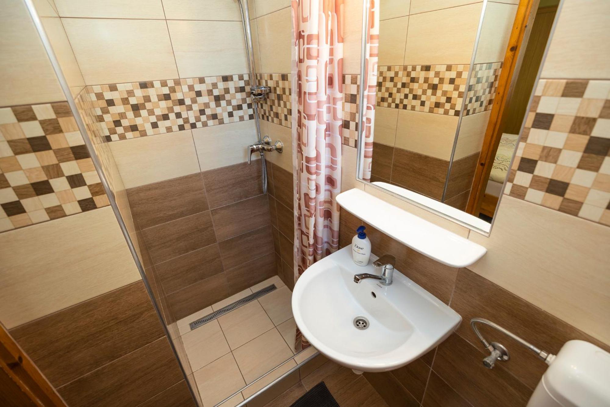 Cecey Apartman Eger Exterior photo